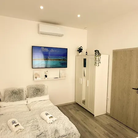 Apartman Vibe S32 Apartman,ac,free Parking