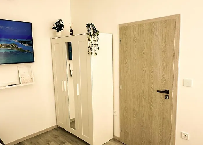 شقة Vibe S32 Apartman,ac,free Parking *